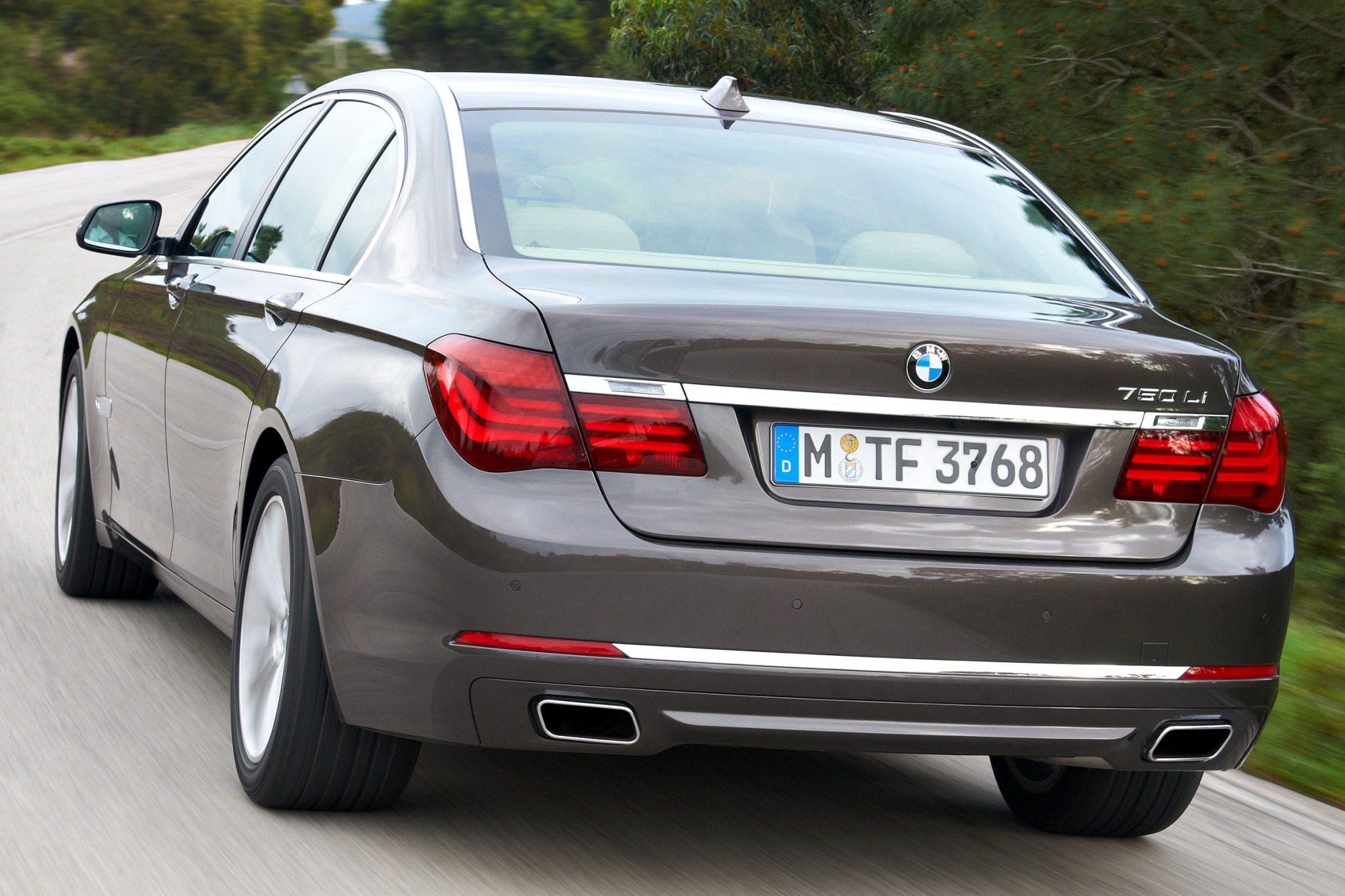 2015 BMW 7Series VINs, Configurations, MSRP & Specs AutoDetective